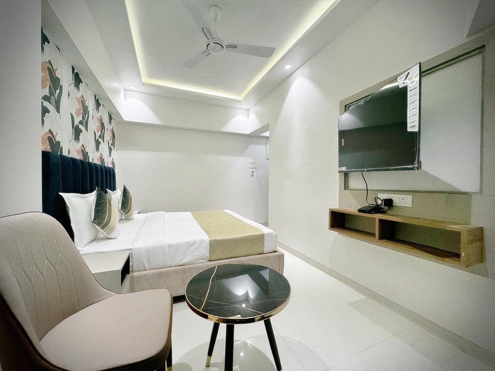 The Orion - Premium Apartments Мумбай Екстериор снимка