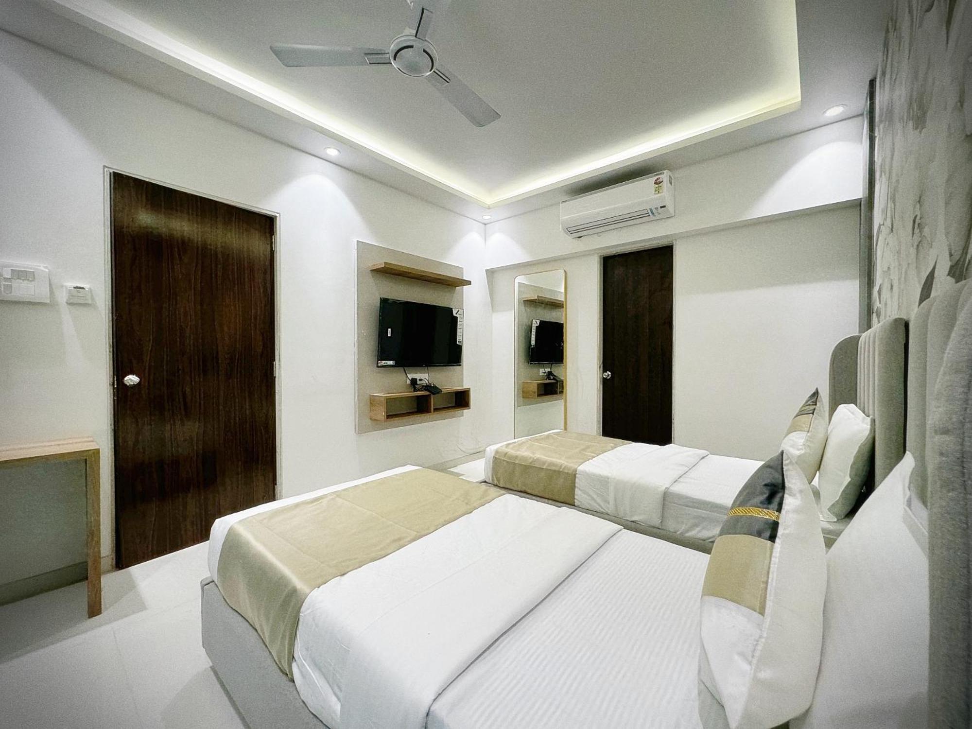 The Orion - Premium Apartments Мумбай Екстериор снимка