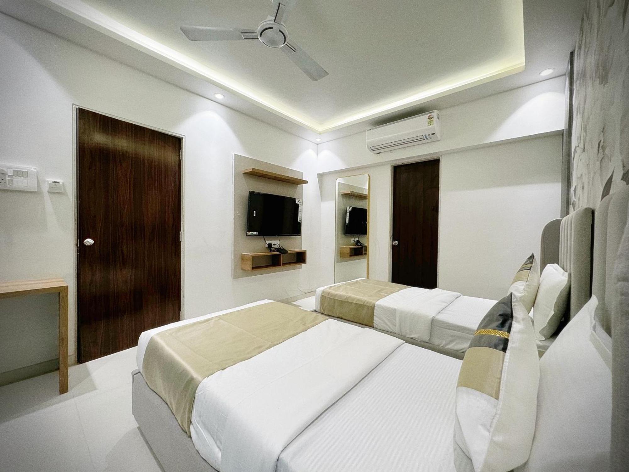 The Orion - Premium Apartments Мумбай Екстериор снимка